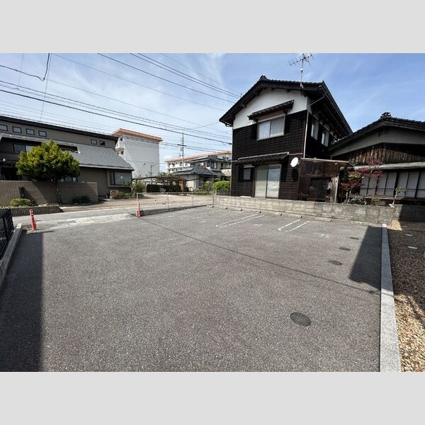 駐車場 (西側駐車場)