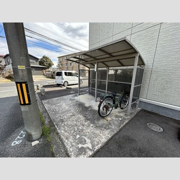 現地周辺 (駐輪場)