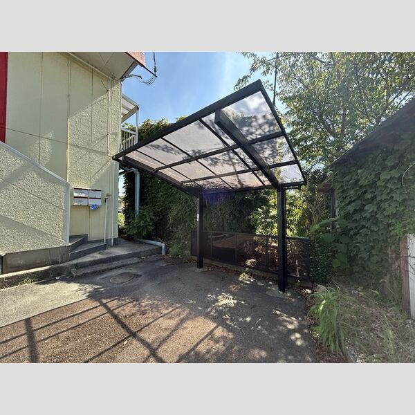 現地周辺 (駐輪場)