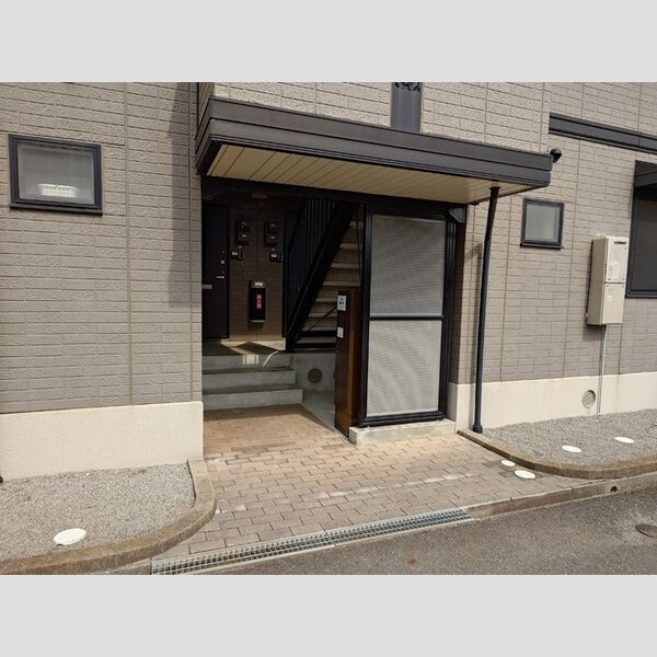 エントランス (共用入口)