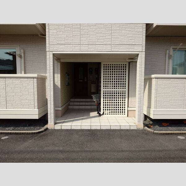 エントランス (共用入口)