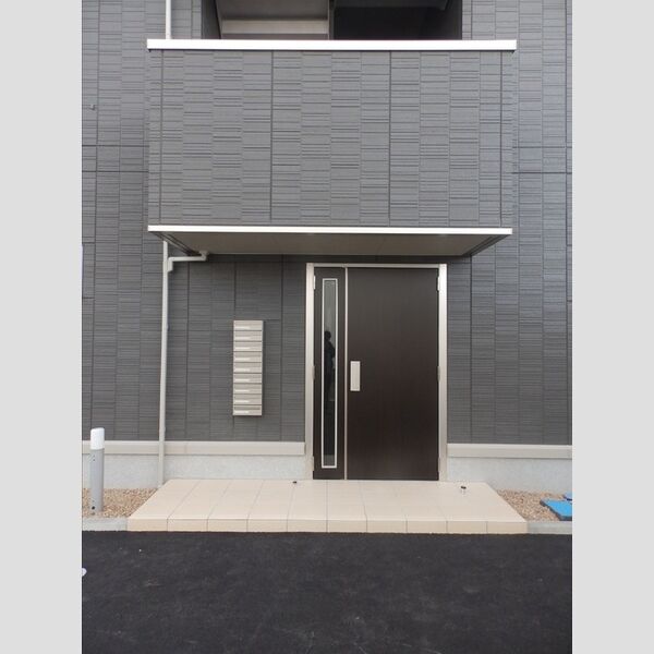 エントランス (建物入り口)