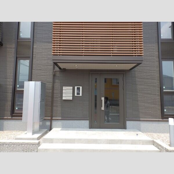 エントランス (建物入り口)