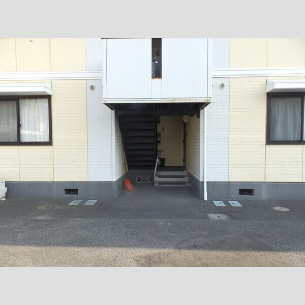エントランス (建物入口)