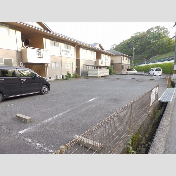 駐車場 (駐車場)