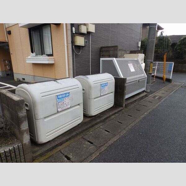 現地周辺 (ゴミ捨て場)