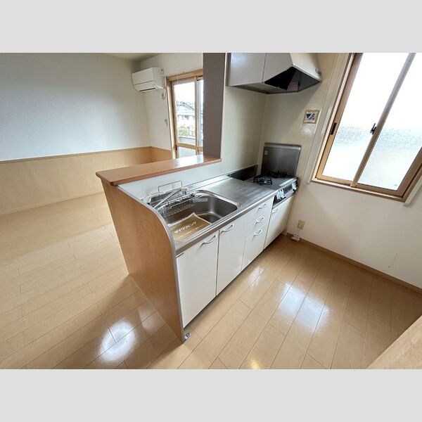 キッチン (対面キッチン(ガスコンロ付))