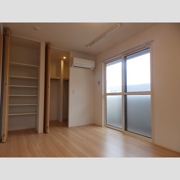 その他 (北側洋室)