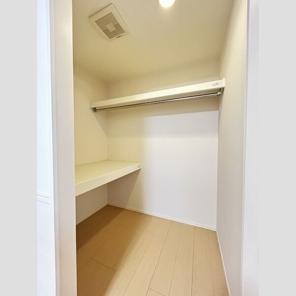 収納 (ウォークインクローゼット(洋室))