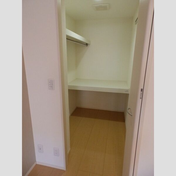 収納 (ウォークインクローゼット)