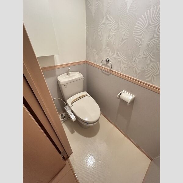 トイレ (トイレ(温水洗浄暖房便座付))