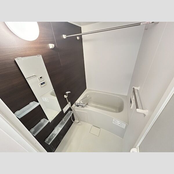 バス (浴室(追い焚き・浴室換気乾燥機付))