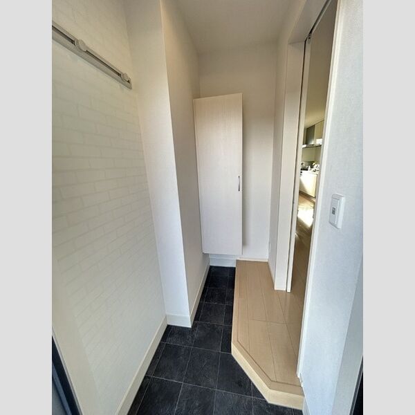 玄関 (玄関(トールタイプのシューズボックス))