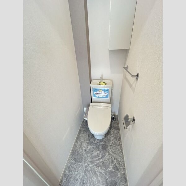 トイレ (トイレ(温水洗浄暖房便座付))