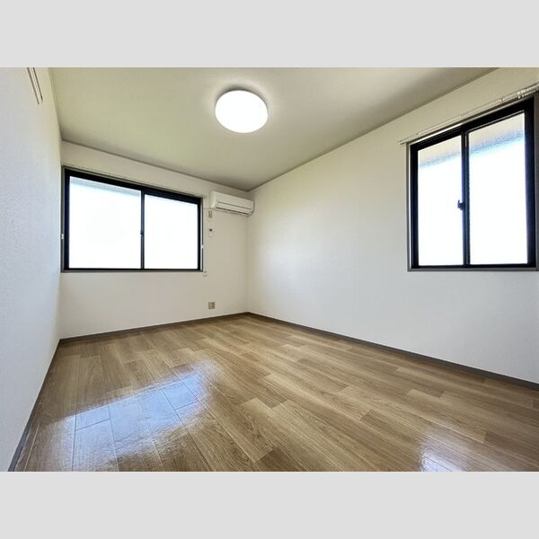 その他 (西側洋室(エアコン付))