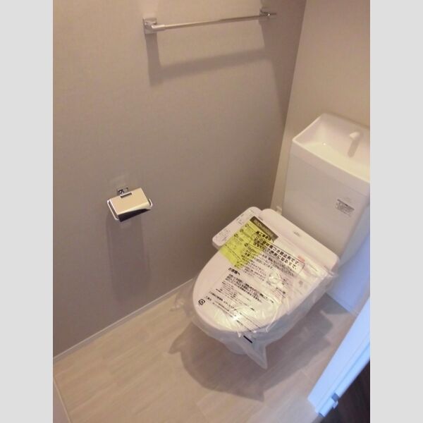 トイレ (トイレ)