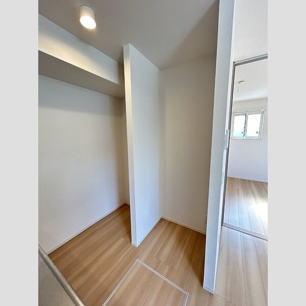 その他 (キッチン裏側)