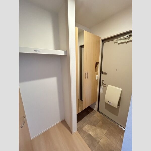 玄関 (玄関(トールタイプのシューズボックス))