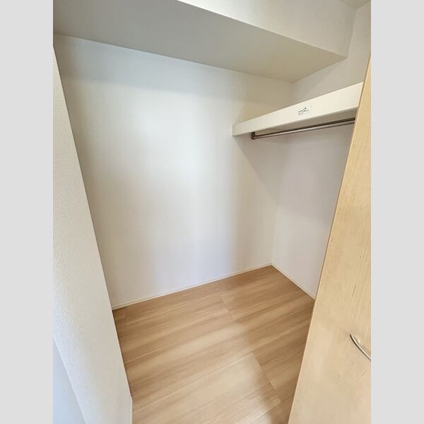 収納 (ウォークインクローゼット(洋室))