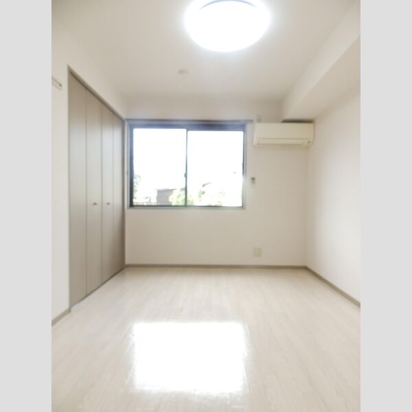 その他 (北側洋室)