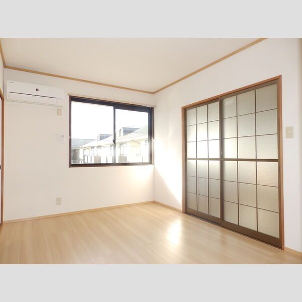 その他 (西側洋室)