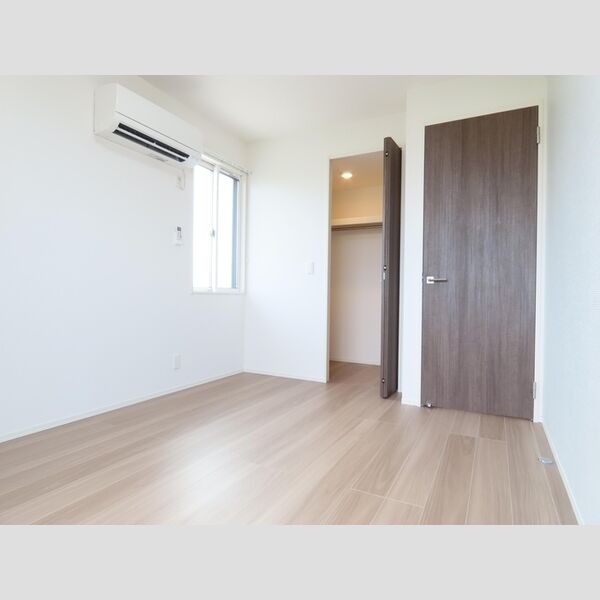 その他 (東側洋室5.9帖)