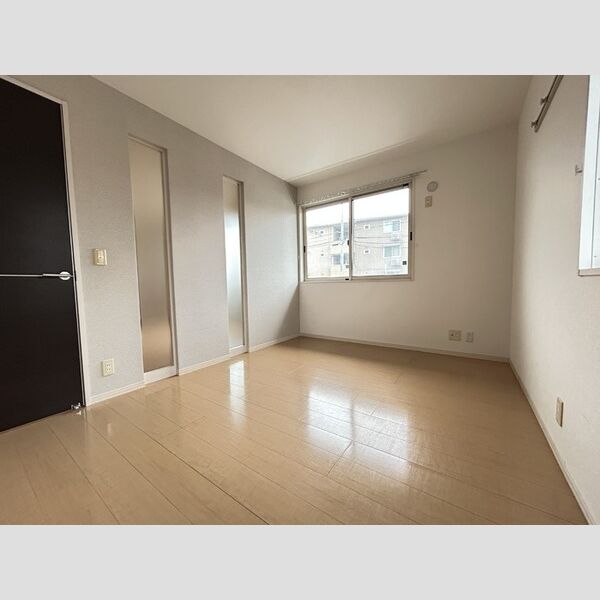 その他 (南側洋室)