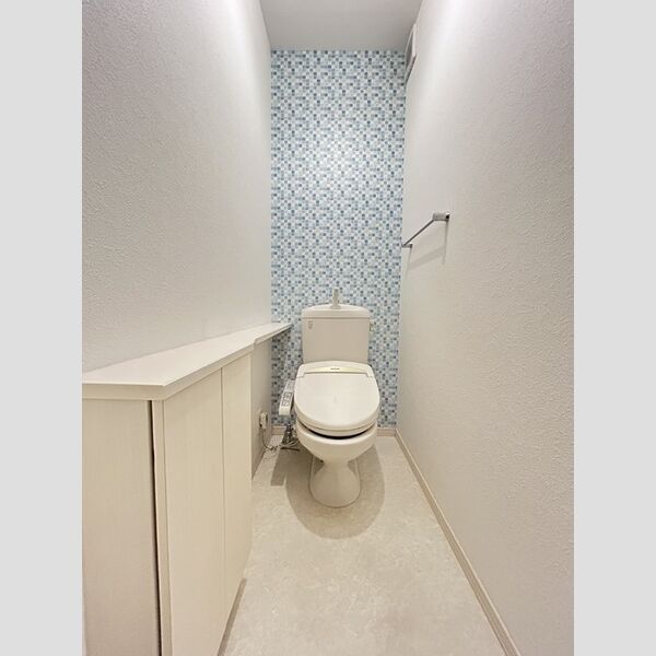 トイレ (温水洗浄暖房便座付)