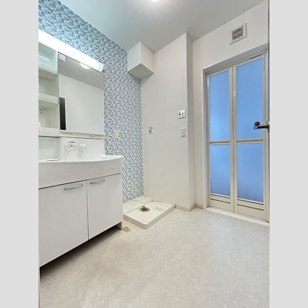 洗面所 (洗髪洗面化粧台)