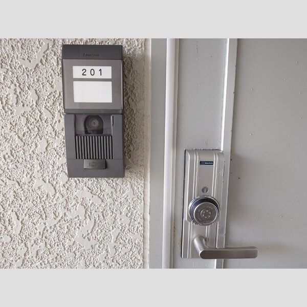 その他設備 (カードキー・モニター付インターホン)