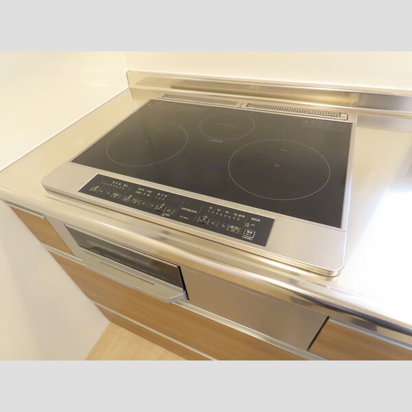 その他設備 (2口IH1口ラジエント(グリル付))