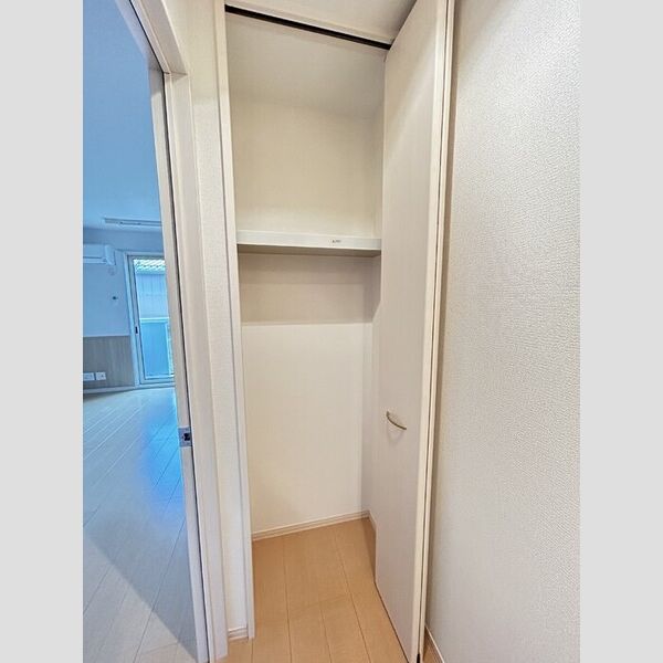その他 (物入(廊下))