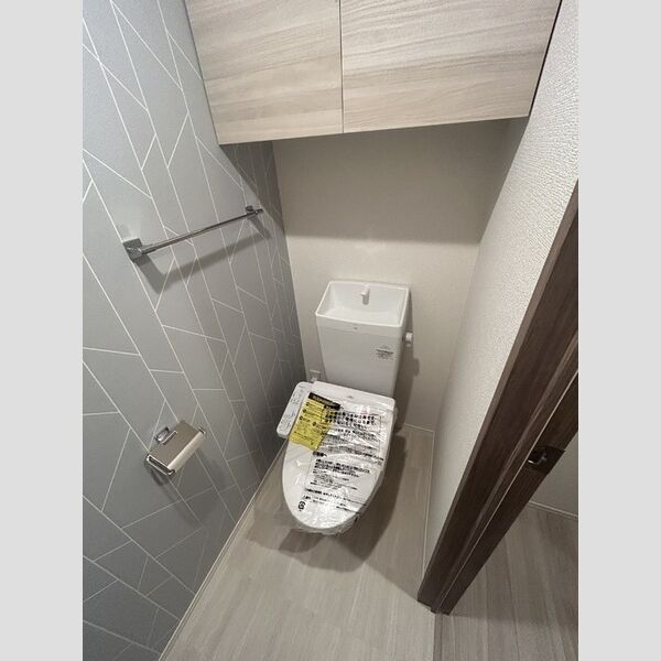 トイレ (トイレ(温水洗浄暖房便座付))