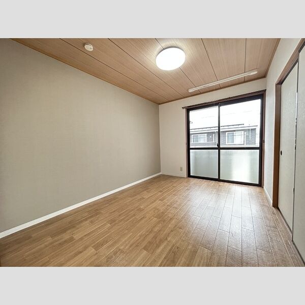 その他 (東側洋室(室内物干し付))