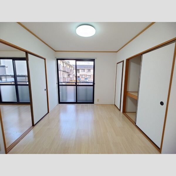 その他 (南東洋室)