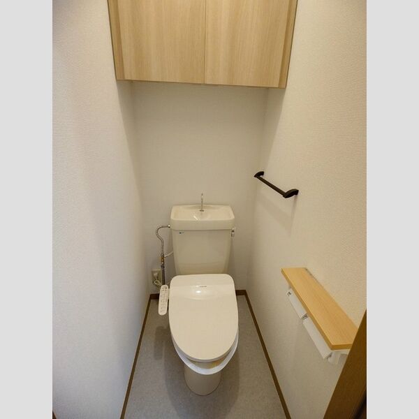 トイレ (トイレ)
