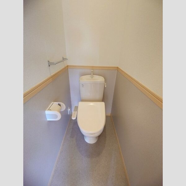 トイレ (トイレ)