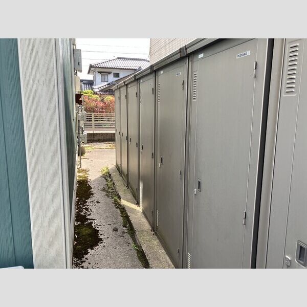 エントランス (外部物置)