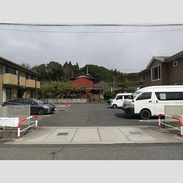 駐車場 (駐車場)