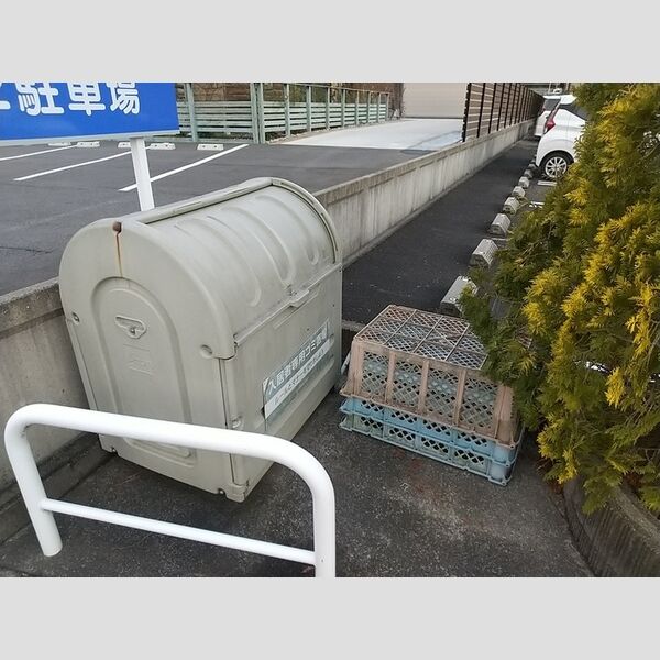 現地周辺 (ゴミステーション)