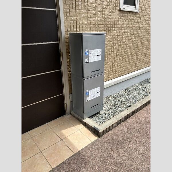 エントランス (宅配ボックス)