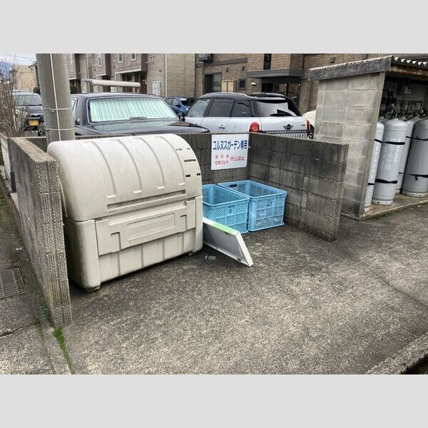 現地周辺 (ゴミステーション)