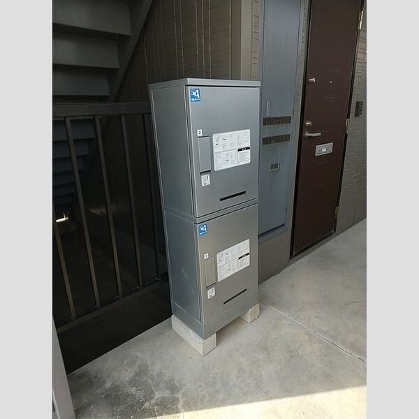 エントランス (宅配ボックス)