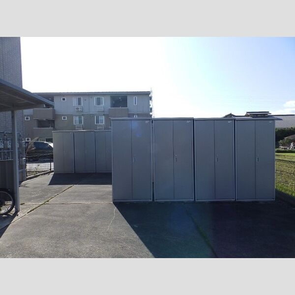 現地周辺 (物置)