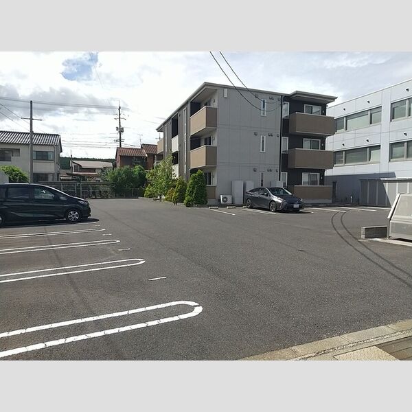 駐車場 (駐車場)