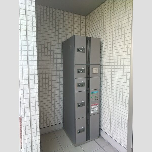 エントランス (宅配ボックス)