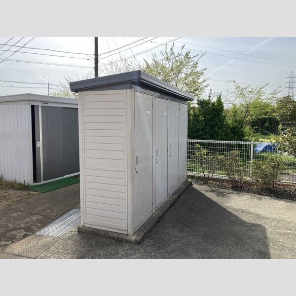 エントランス (外部物置)