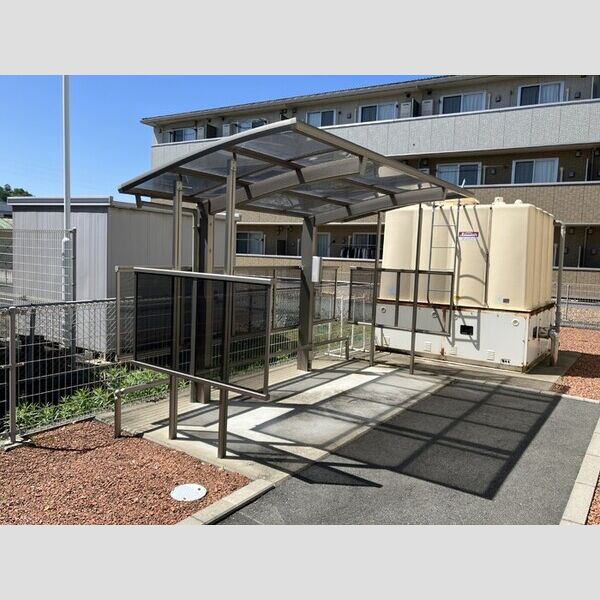 現地周辺 (駐輪場)