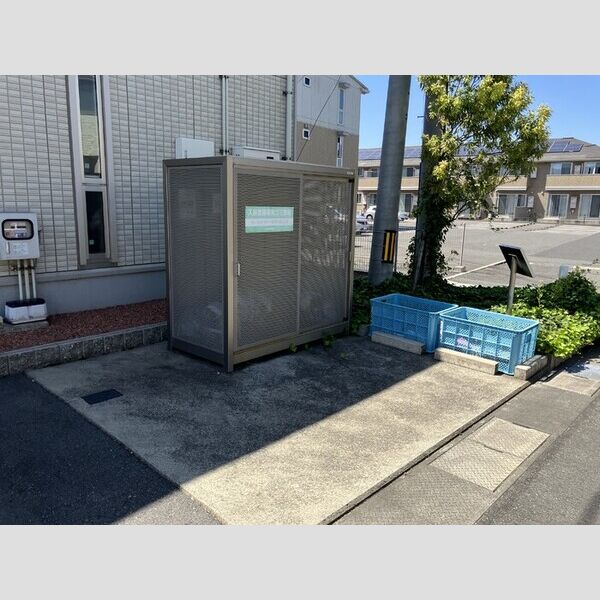 現地周辺 (ゴミステーション)