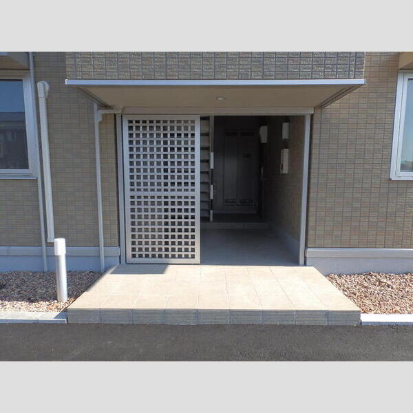 エントランス (入口)